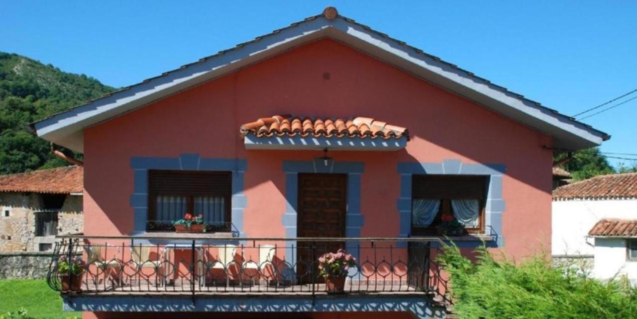Villa La Casa De Carolina Onís Esterno foto